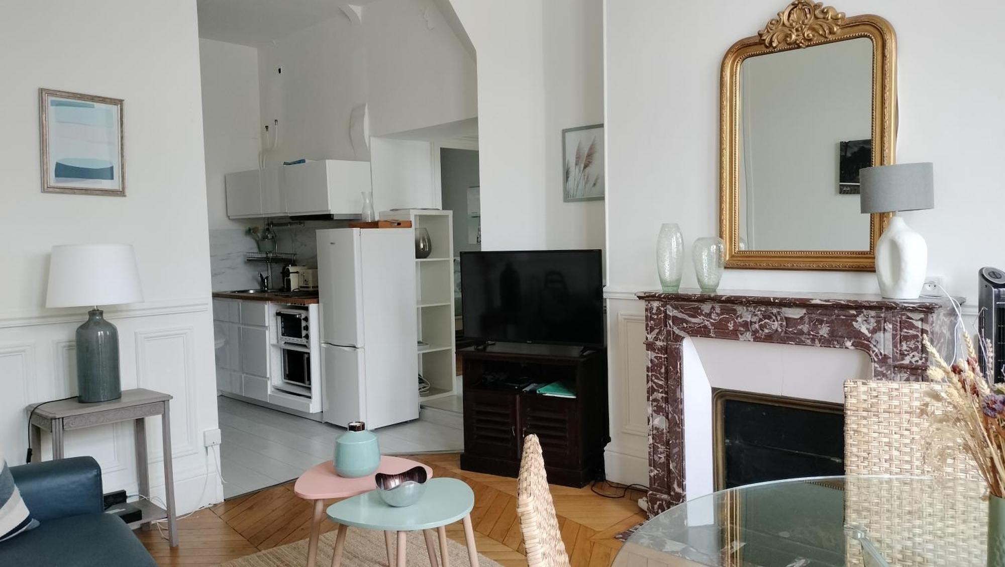 Appartement Avec Belle Vue Sur La Place Du Martroi 奥尔良 外观 照片