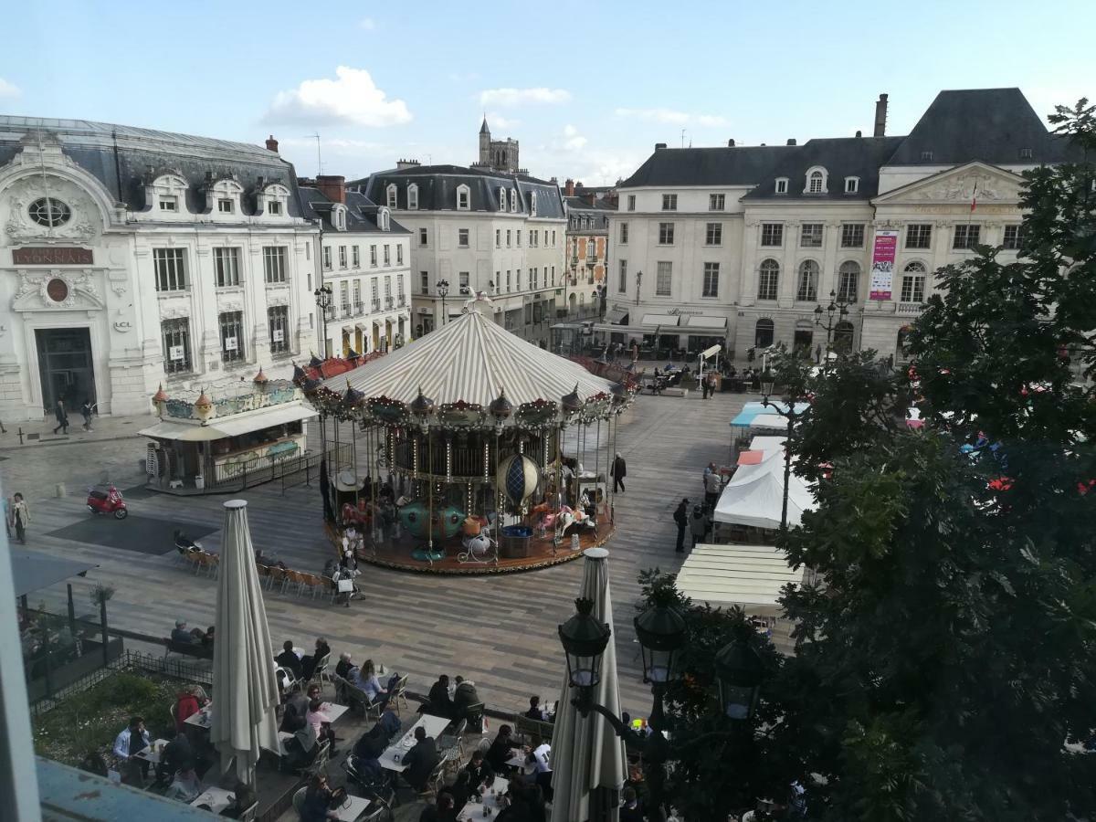 Appartement Avec Belle Vue Sur La Place Du Martroi 奥尔良 外观 照片